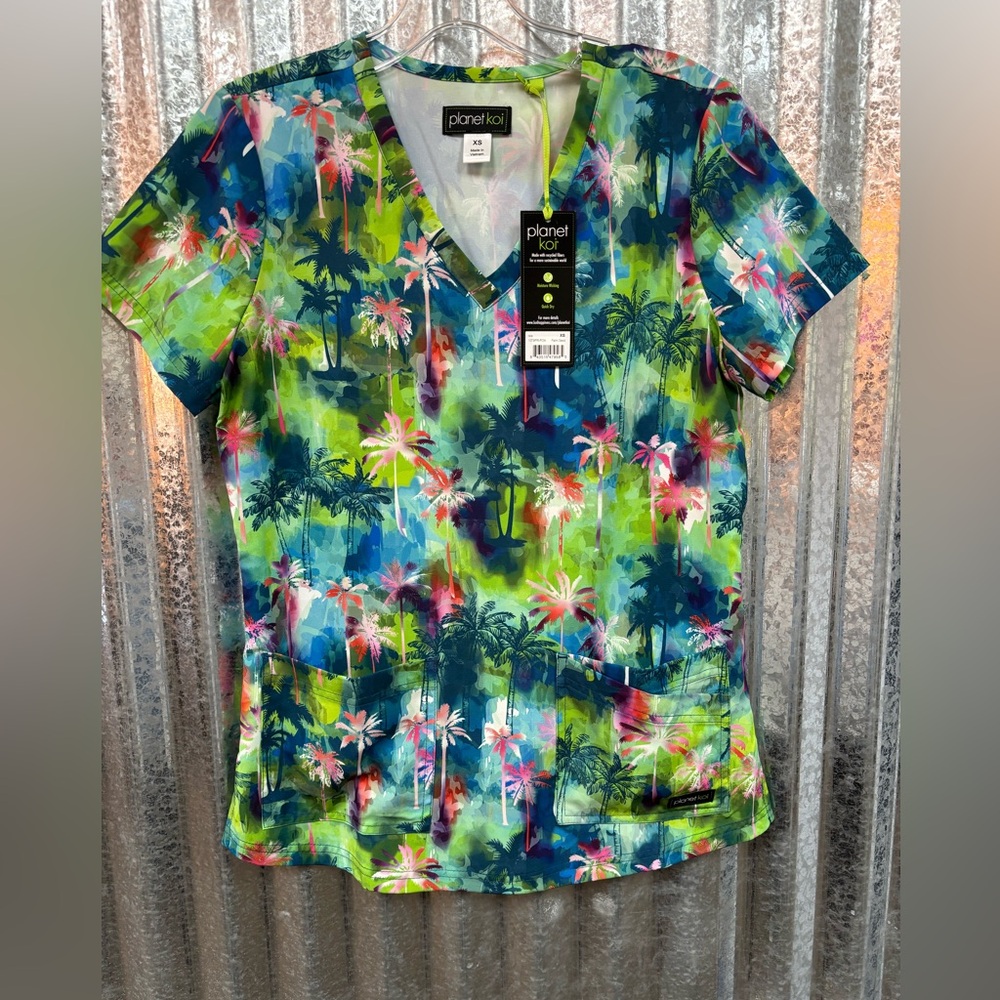 Women's Tropical Print Scrub Top